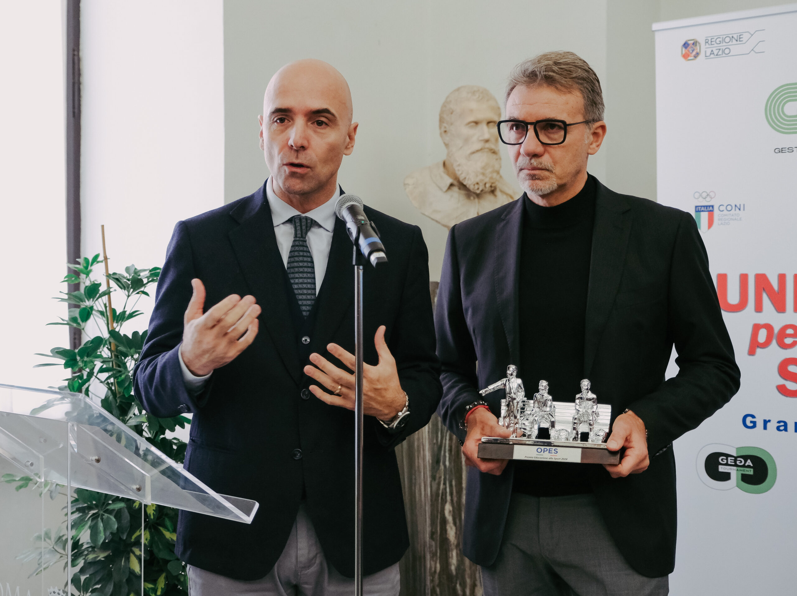 OPES conferisce il Premio Educazione allo Sport a Marco Baroni